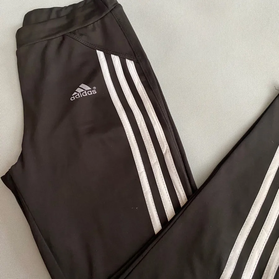 لگ ادیداس adidas