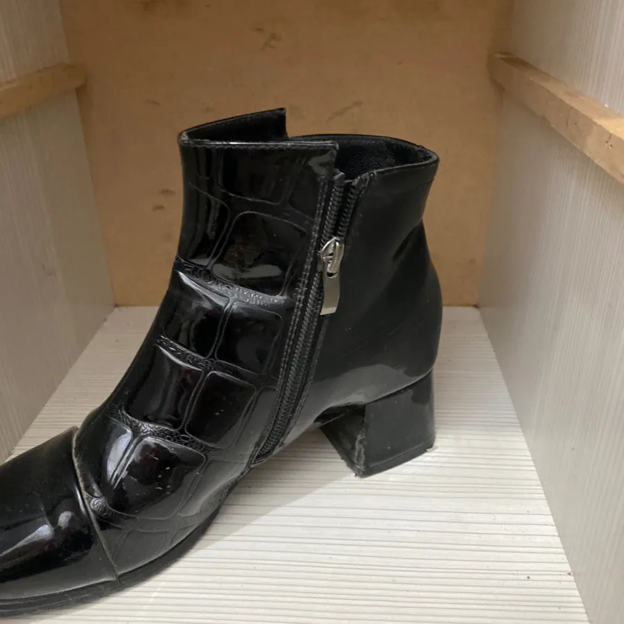 نیم بوت خارجی