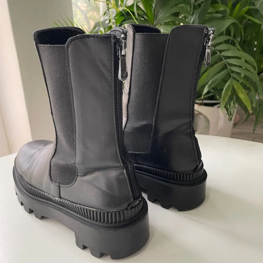 نیم بوت چرم