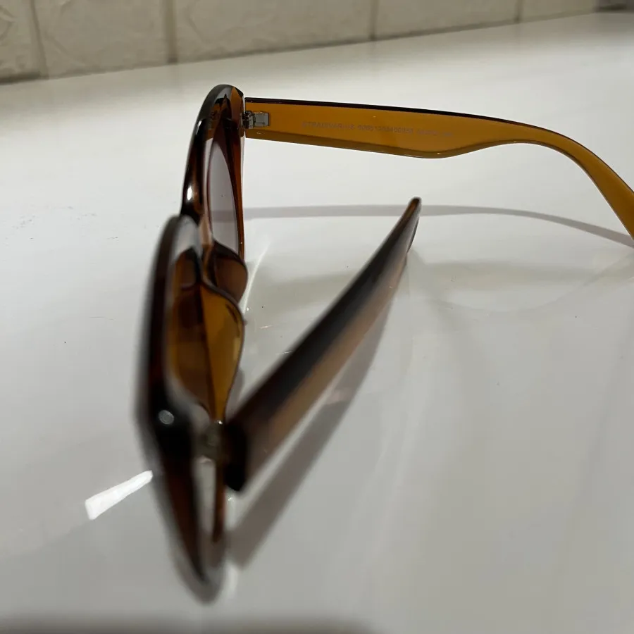 عینک برند stradivarius