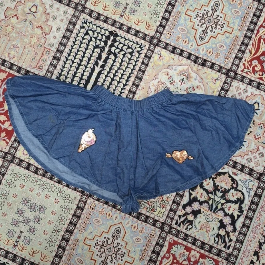 بلوز و دامن شورتکی