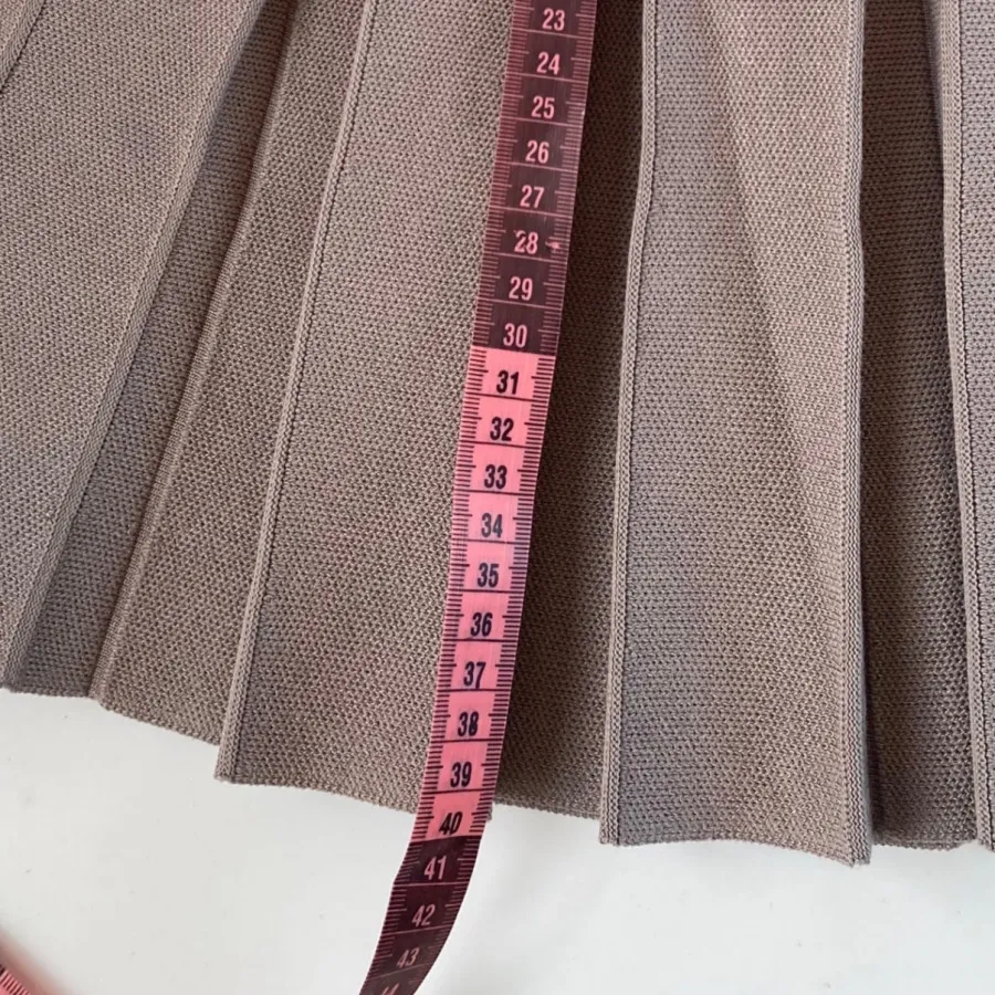 دامن کوتاه پلیسه