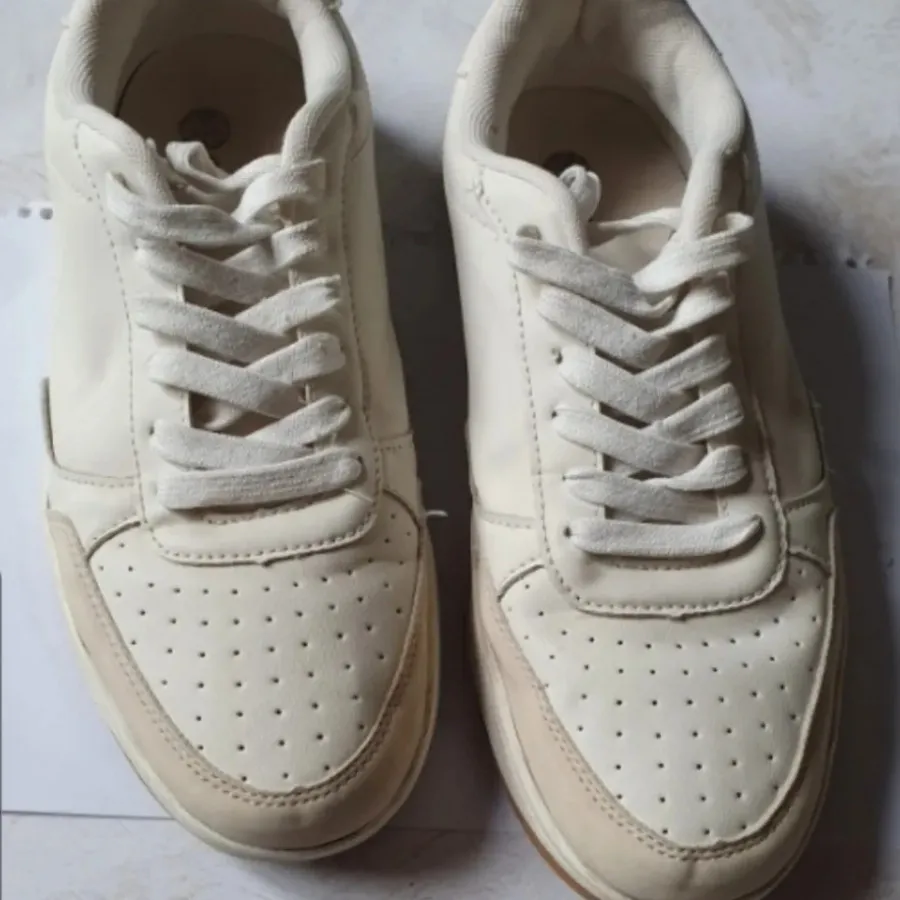 کتونی آلمانی اسمارا