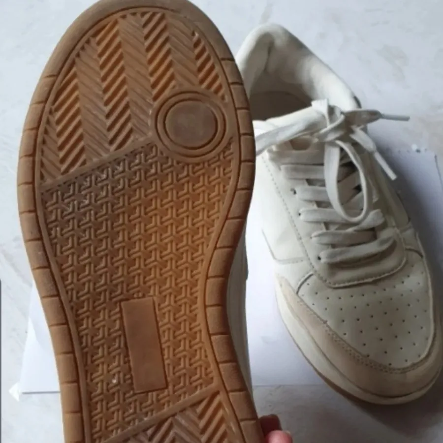 کتونی آلمانی اسمارا