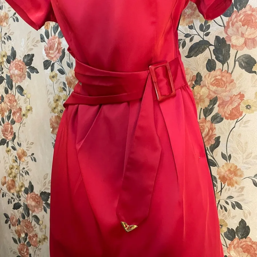 پیراهن قرمز