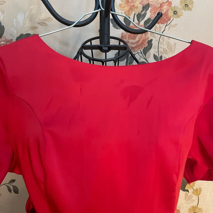 پیراهن قرمز