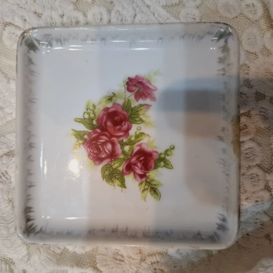 ظرف نایاب  گلسرخی