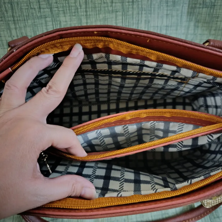 کیف چرم رنگ عسلی