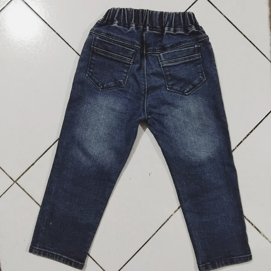 شلوار جین بچگانه