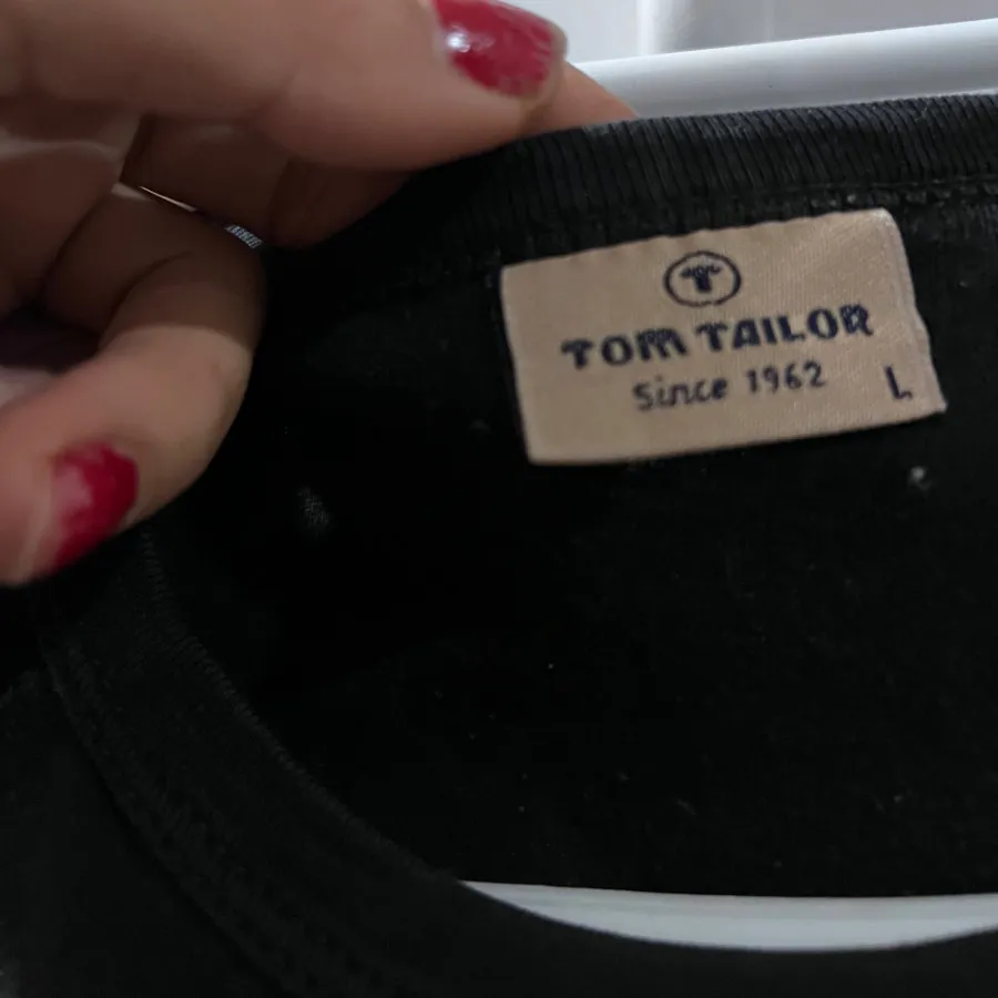 تیشرت المانی تام تیلور