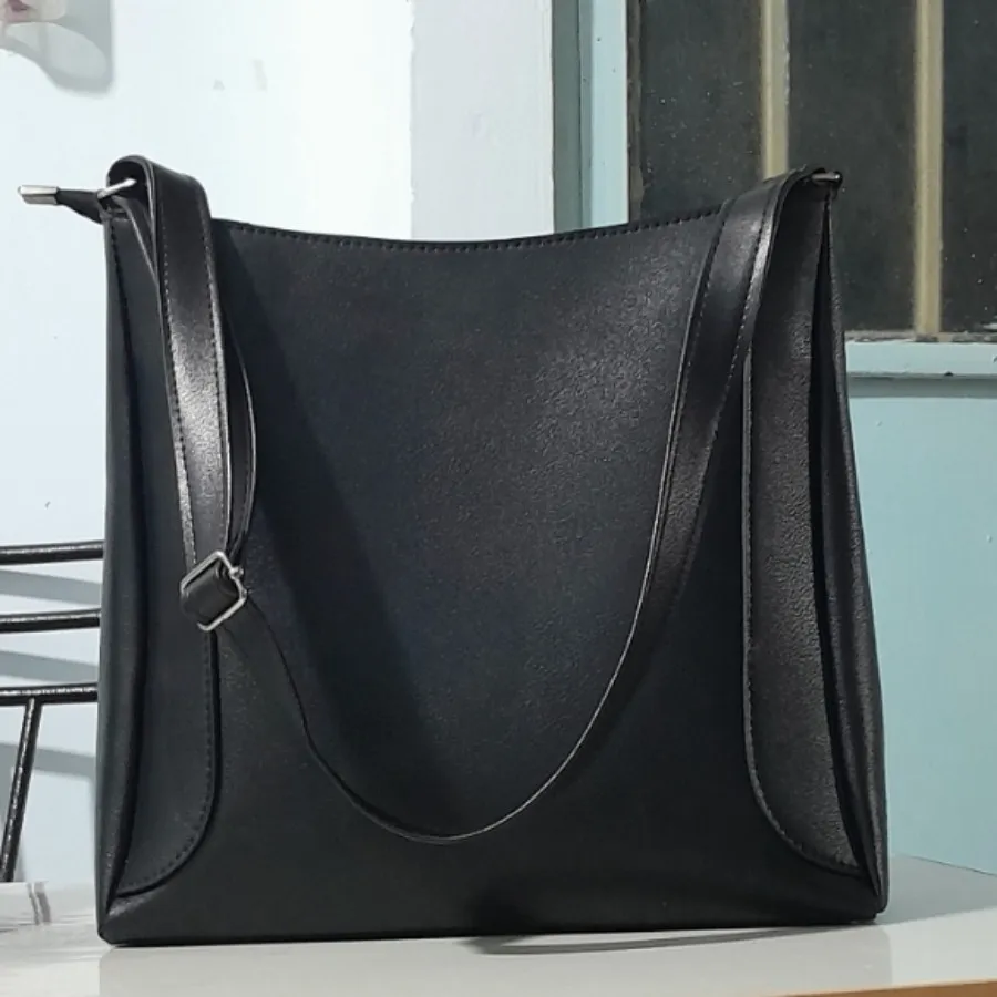 کیف دوشی جادار بزرگ