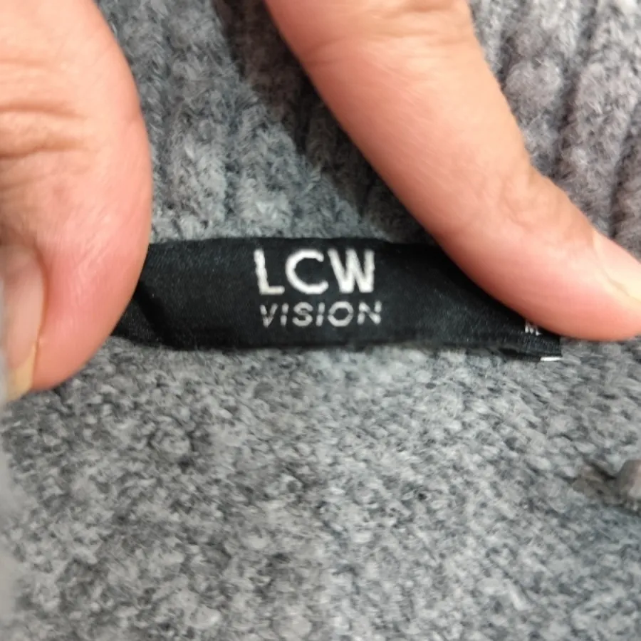 پلیور ال سی وایکیکی اصل