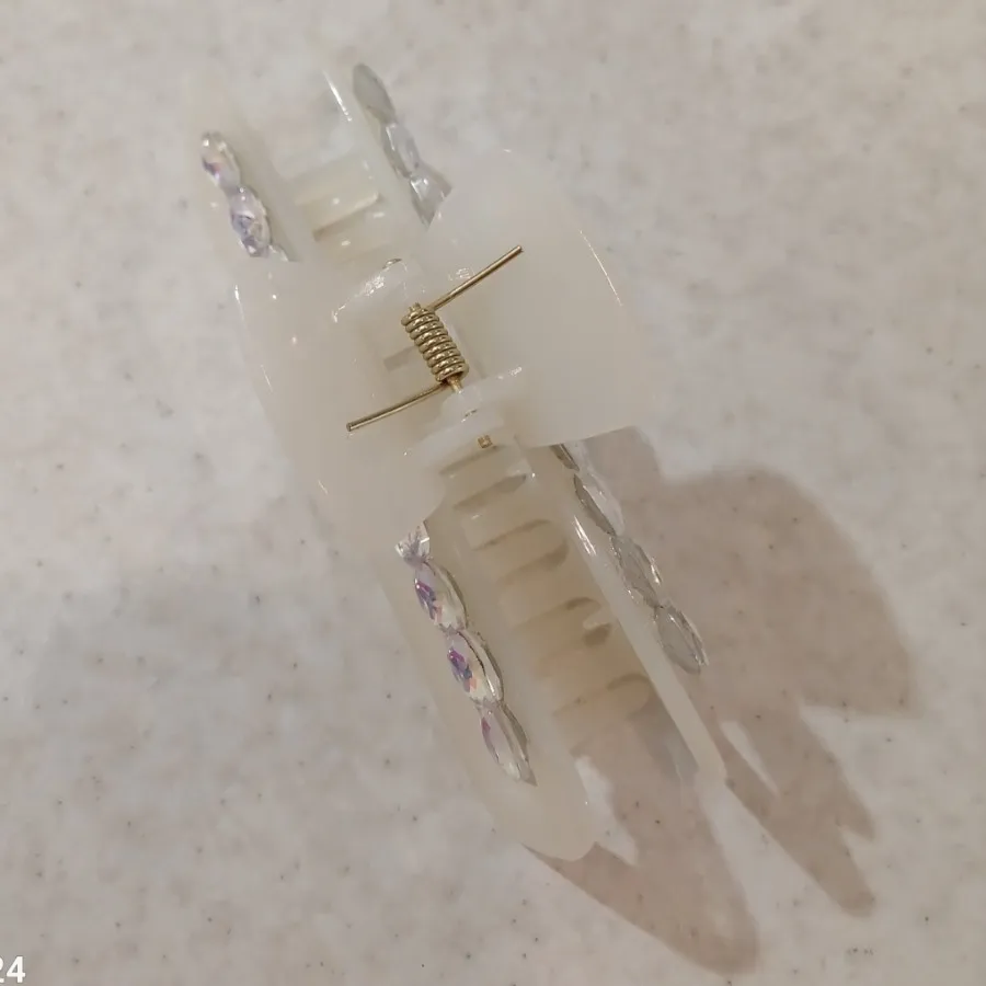 گیره مو بزرگ