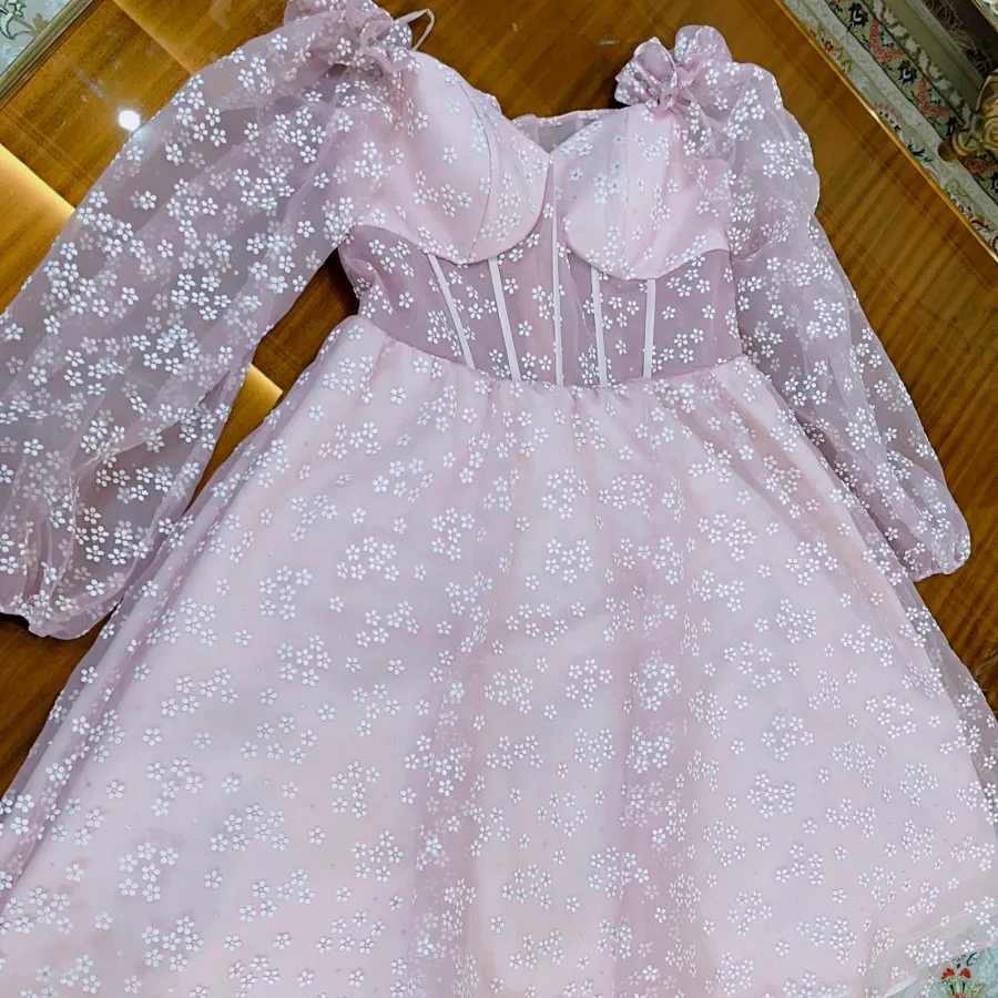 پیراهن عروسکی صورتی