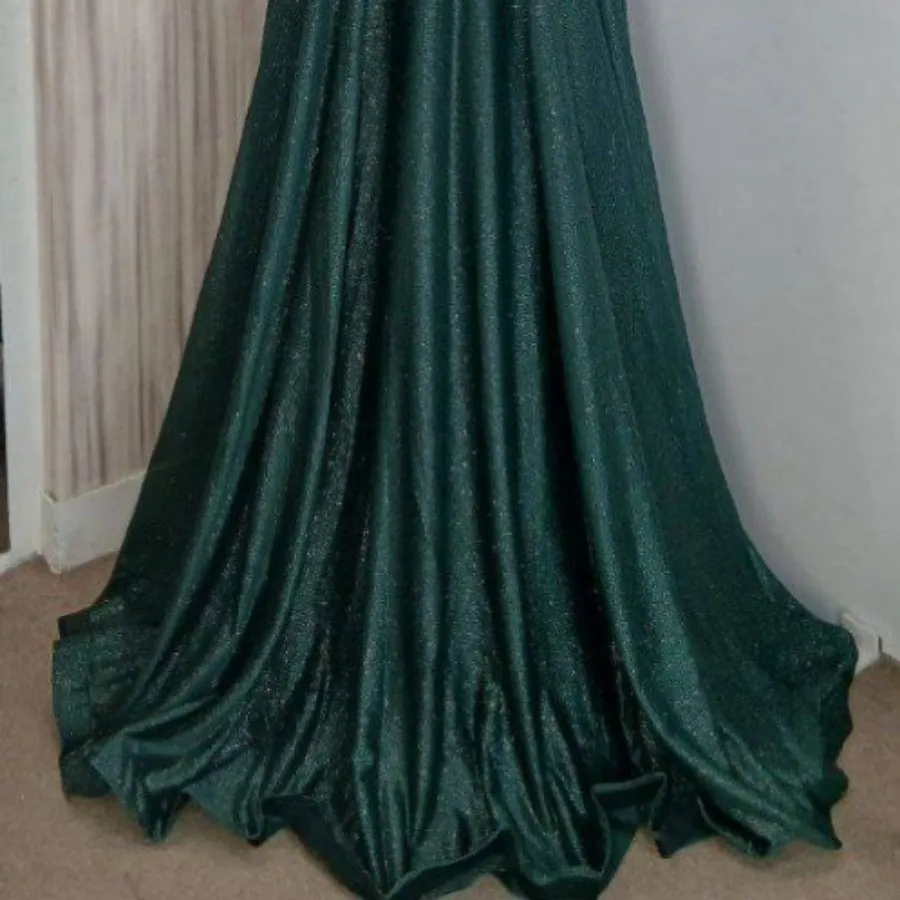 پیراهن مجلسی پوشیده