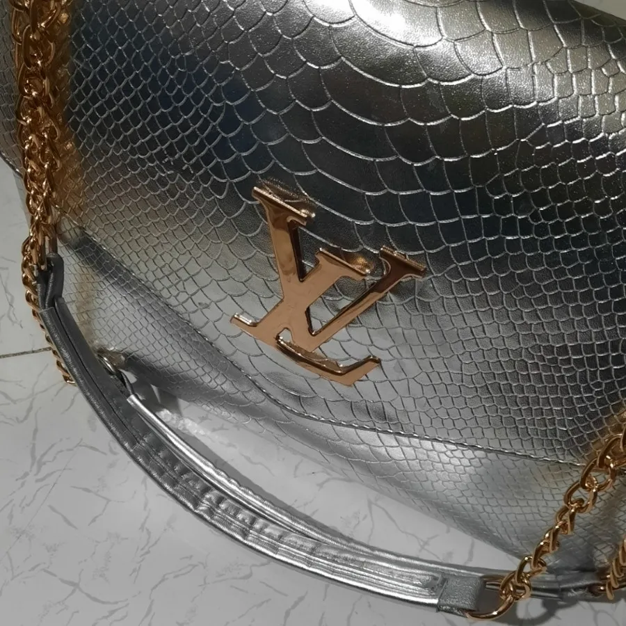 کیف ال وی نقره ای