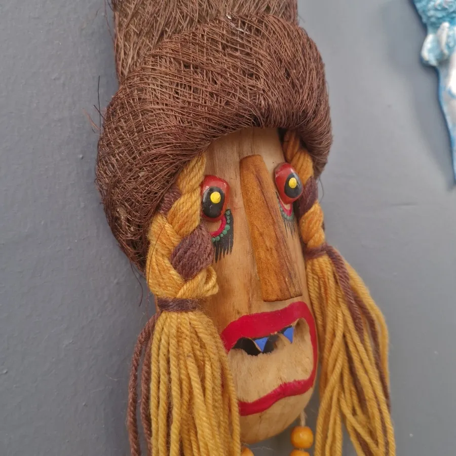 آویز دیواری ماسک چوبی