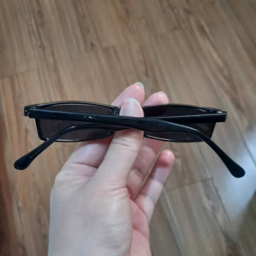 عینک آفتابی فریم مستطیلی