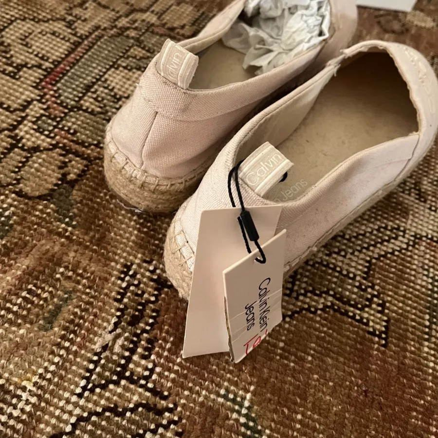 کفش کلوین کلین