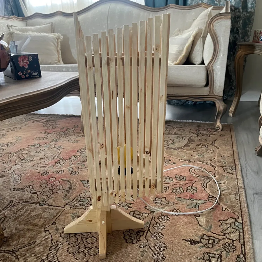 اباژور ایستاده