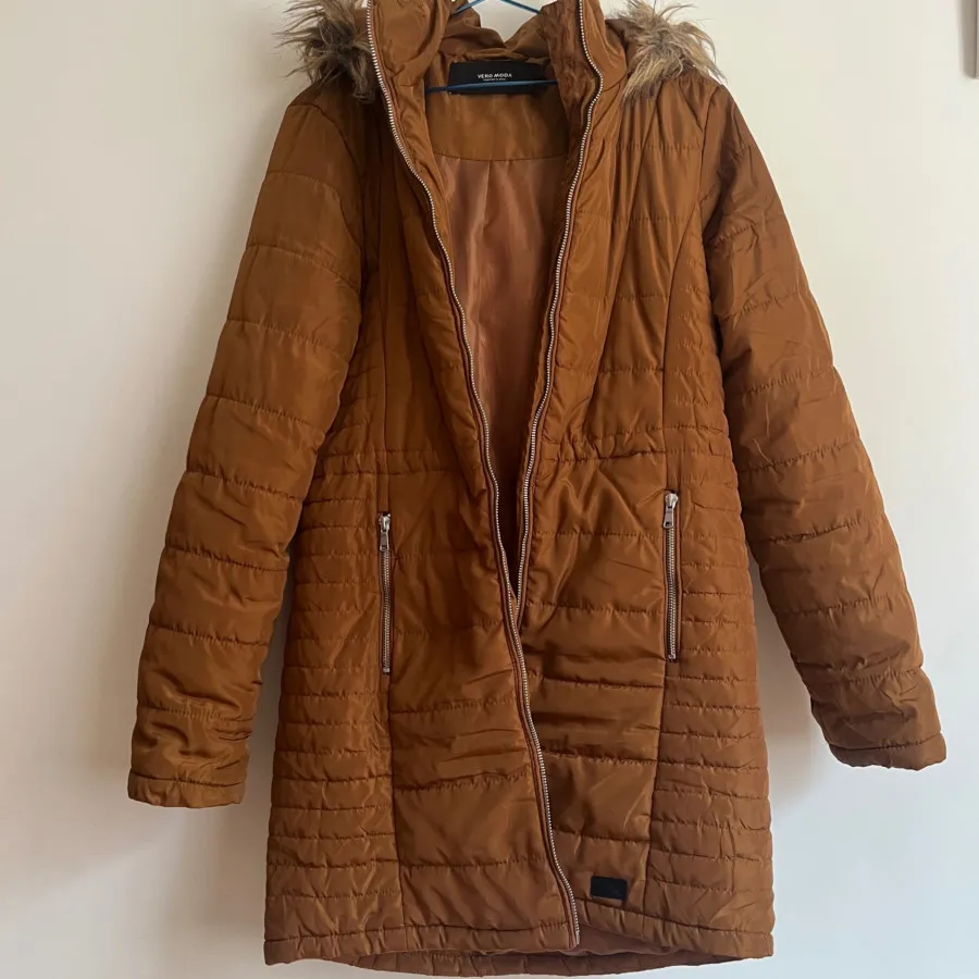 کاپشن خردلی برند