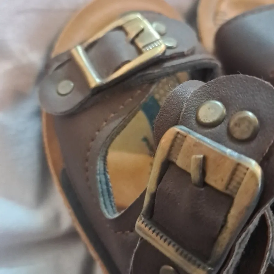 صندل چرم طبی بچه گونه