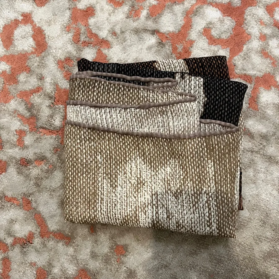 روسری دور دست دوز