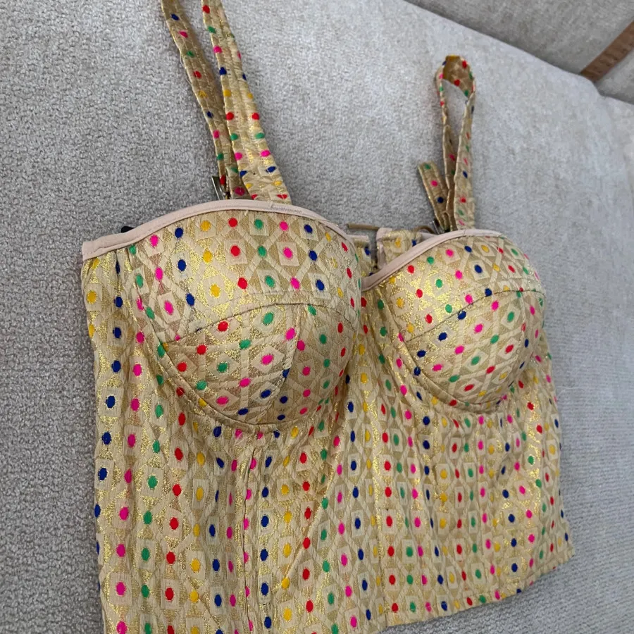 نیم تنه دکلته