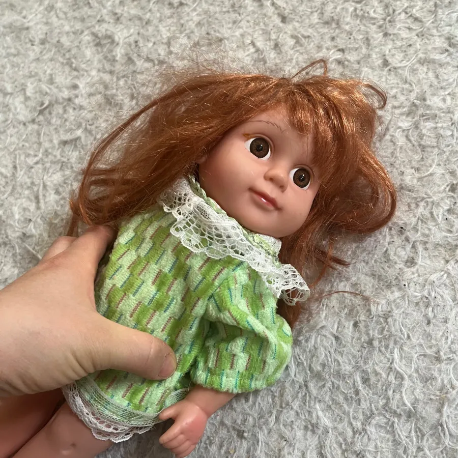 عروسک موزیکال و پسر