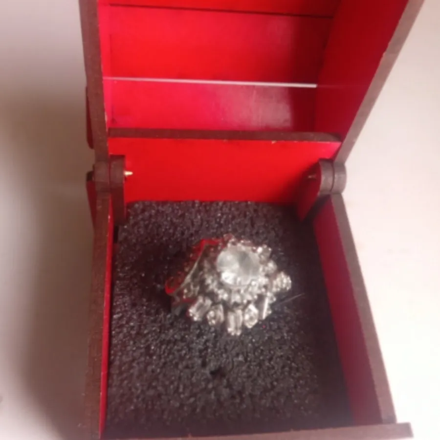 انگشتر برجسته زیبا