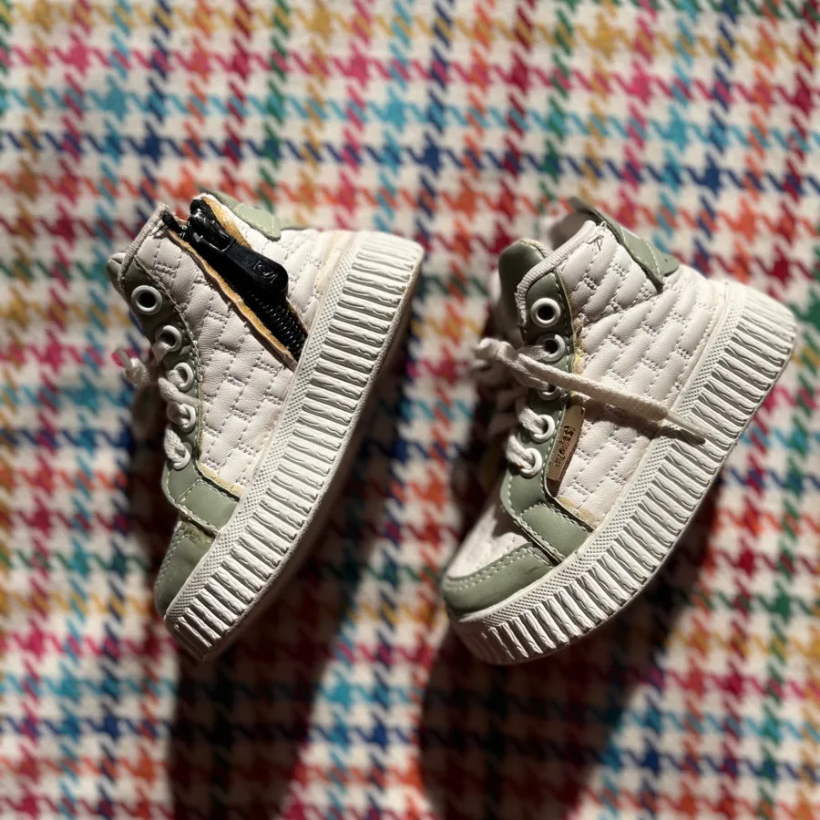 کتونی بچگانه