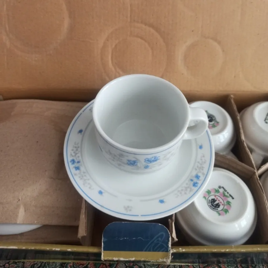 فنجان ونعلبکی