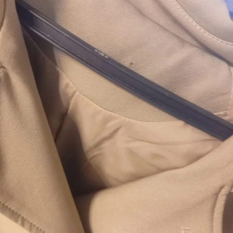 بارونی کرم مات یا خاکی