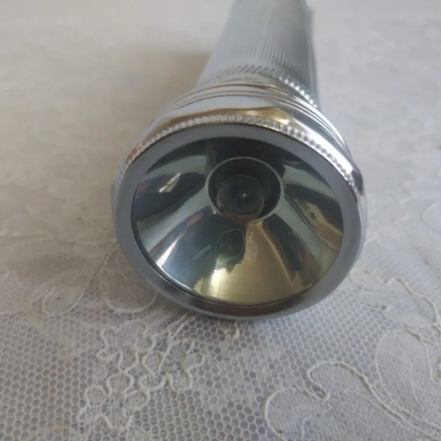 چراغ قوه قدیمی