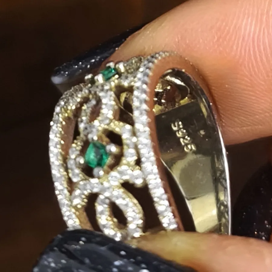 انگشتر نقره طرح جواهر