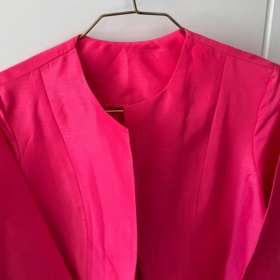 مانتو‌ساتن مزونی