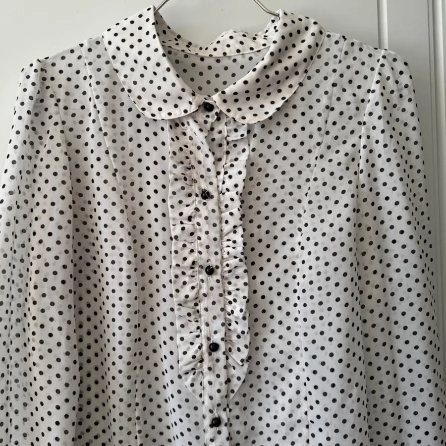 شومیز خالخالی