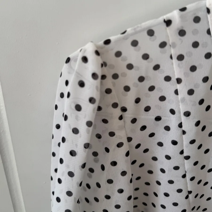 شومیز خالخالی