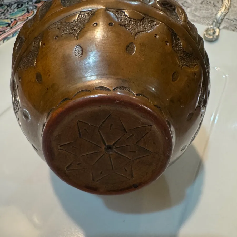 گلدان مسی قلم زنی