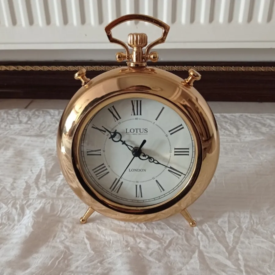 ساعت رو میزی لوتوس