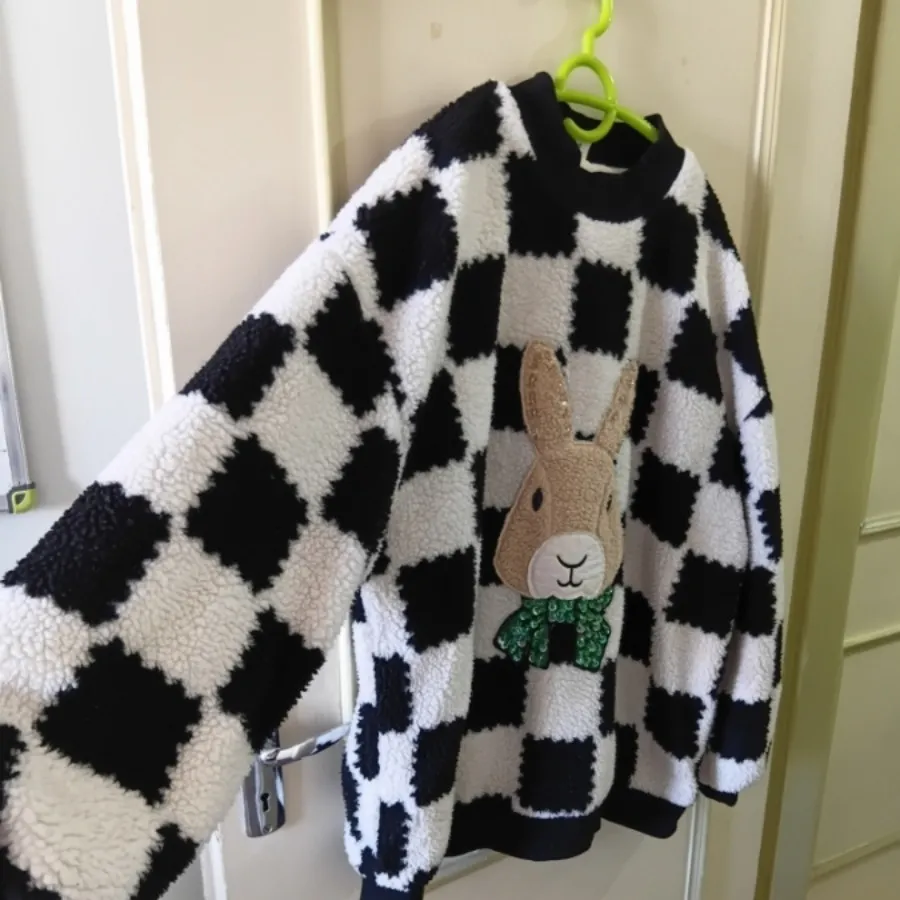 پلیور خارجی تو حوله اب