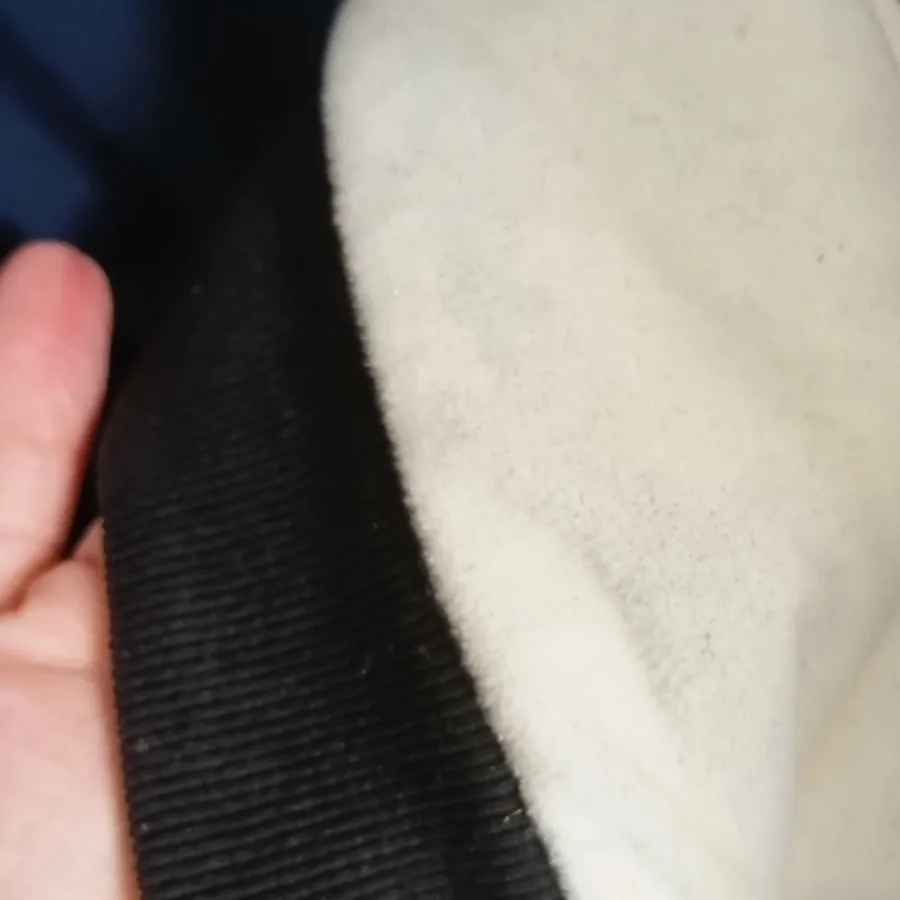 پلیور خارجی تو حوله اب