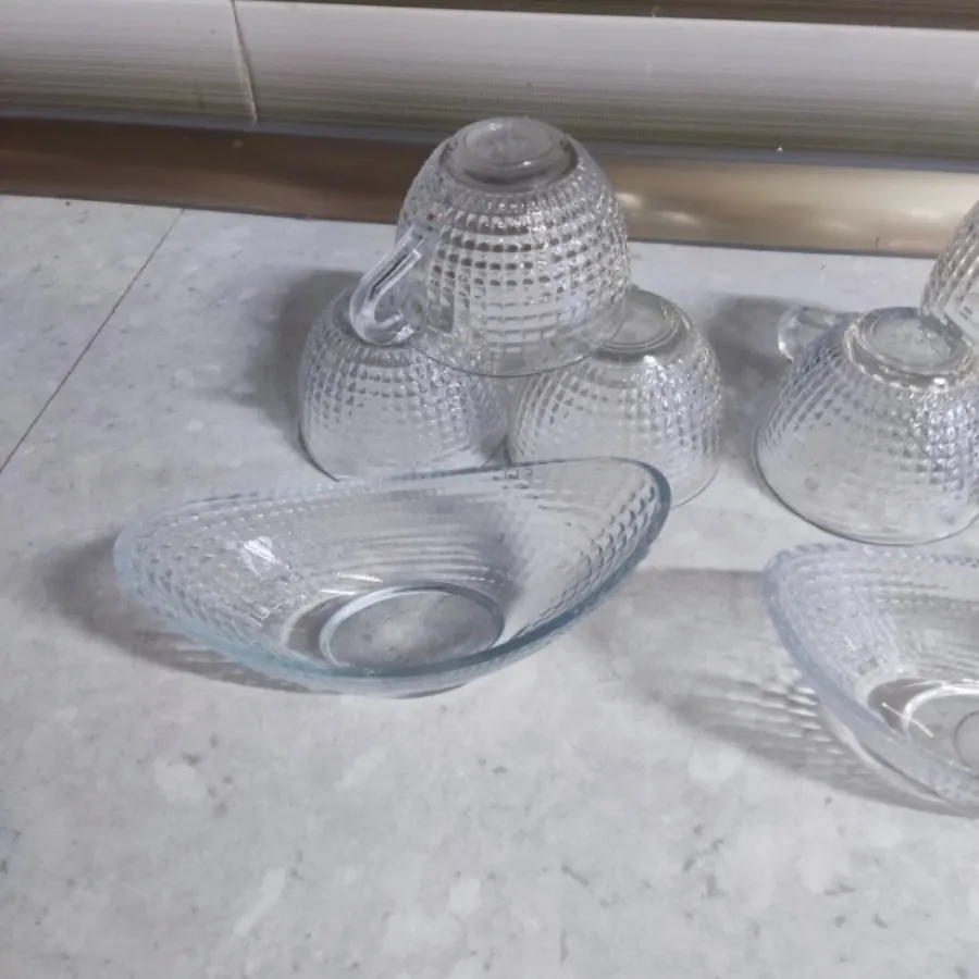 فنجان و قندان