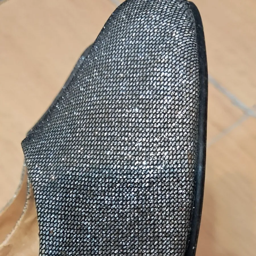 کفش نقره ای 38