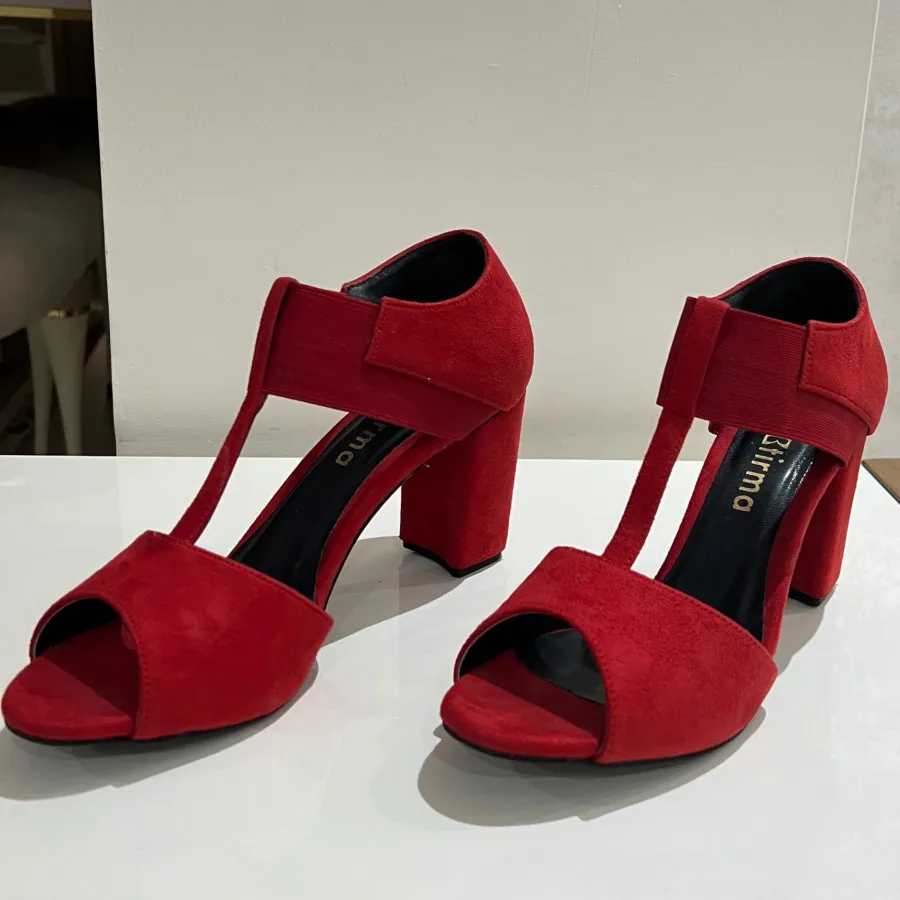 کیف و کفش قرمز