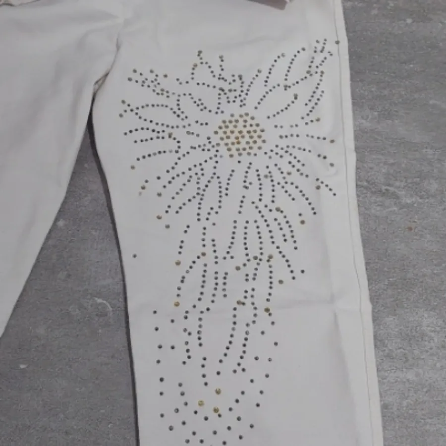 شلوار جین سفید