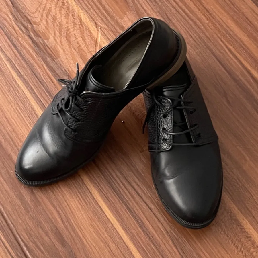 کفش زنانه برند چرم آرا