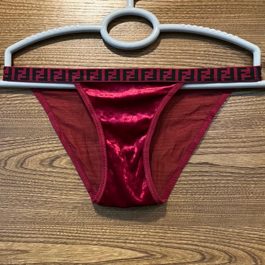 شورت مخمل فندی