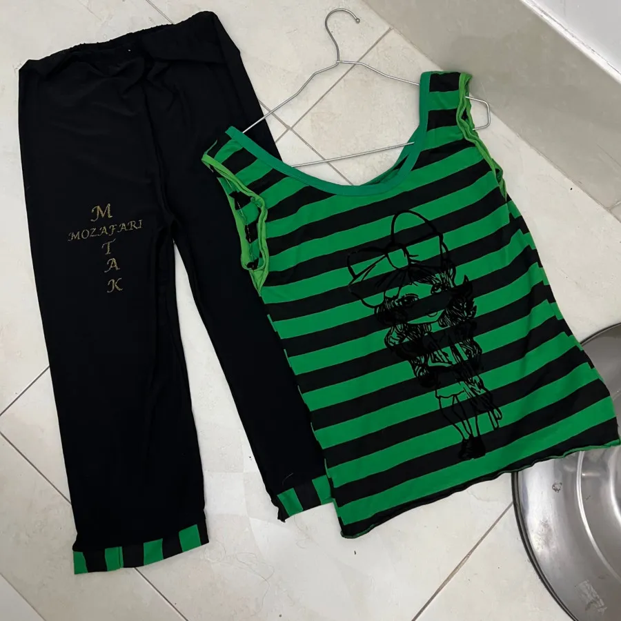 تاپ شلوارک باهم ارسال رای