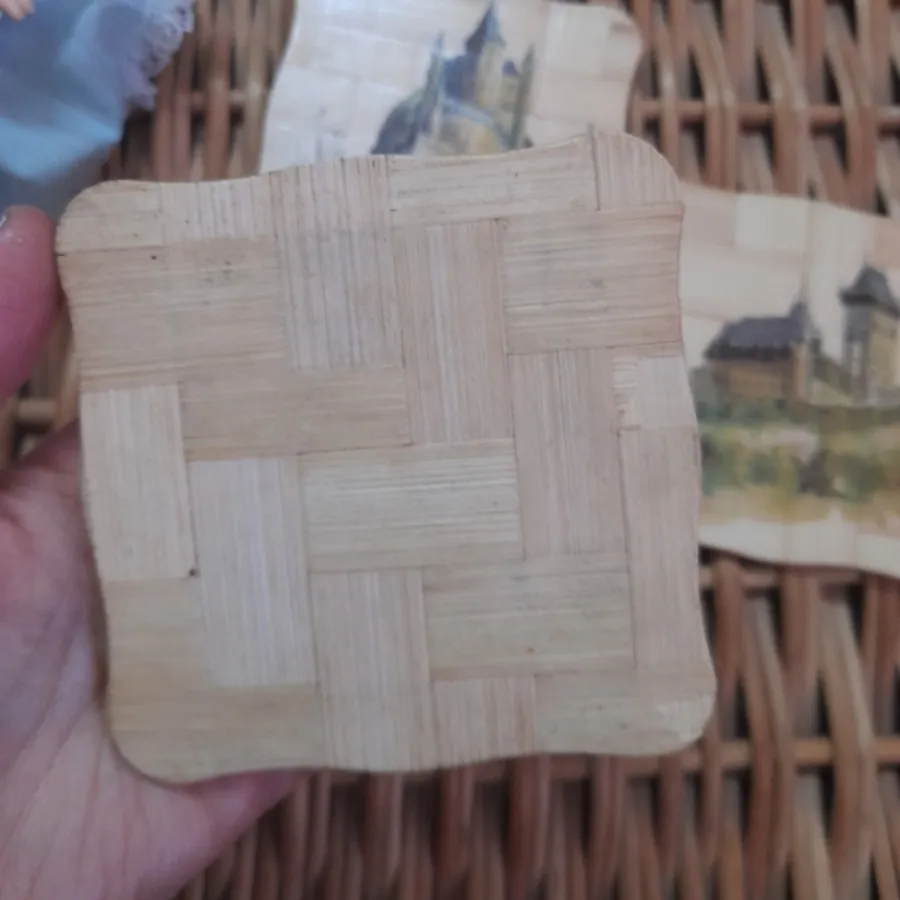 زیرلیوانی قدیمی